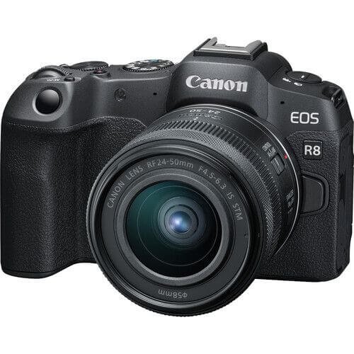 Thân máy Canon EOS R8 màu đen gắn ống kính RF 24–50mm, ảnh sản phẩm nền trắng