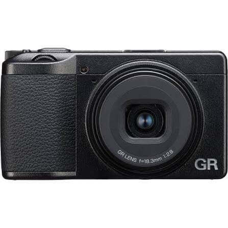 Thân máy compact Ricoh GR3 màu đen, ống kính liền GR 18.3mm F2.8, ảnh sản phẩm nền trắng